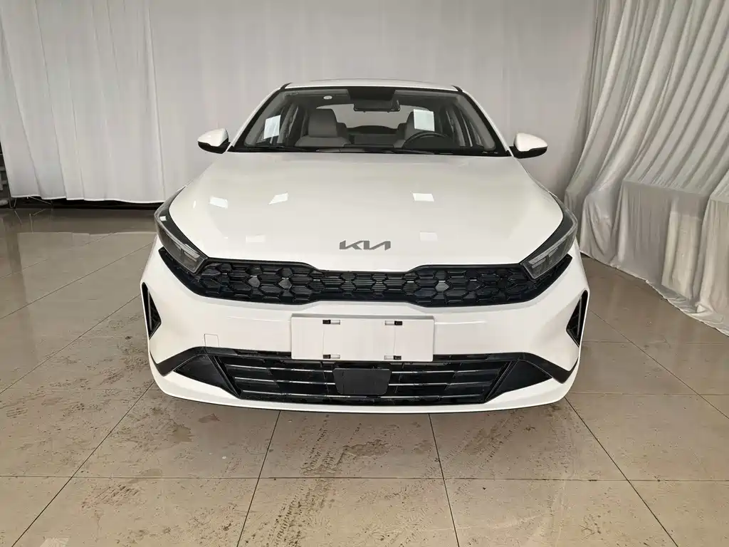 Kia KIA K3 2023 1.5L CVT Luxury Edition 2022 - thumbnail 3