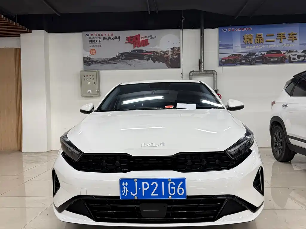 Kia KIA K3 2023 1.5L CVT Luxury 2023 - thumbnail 2