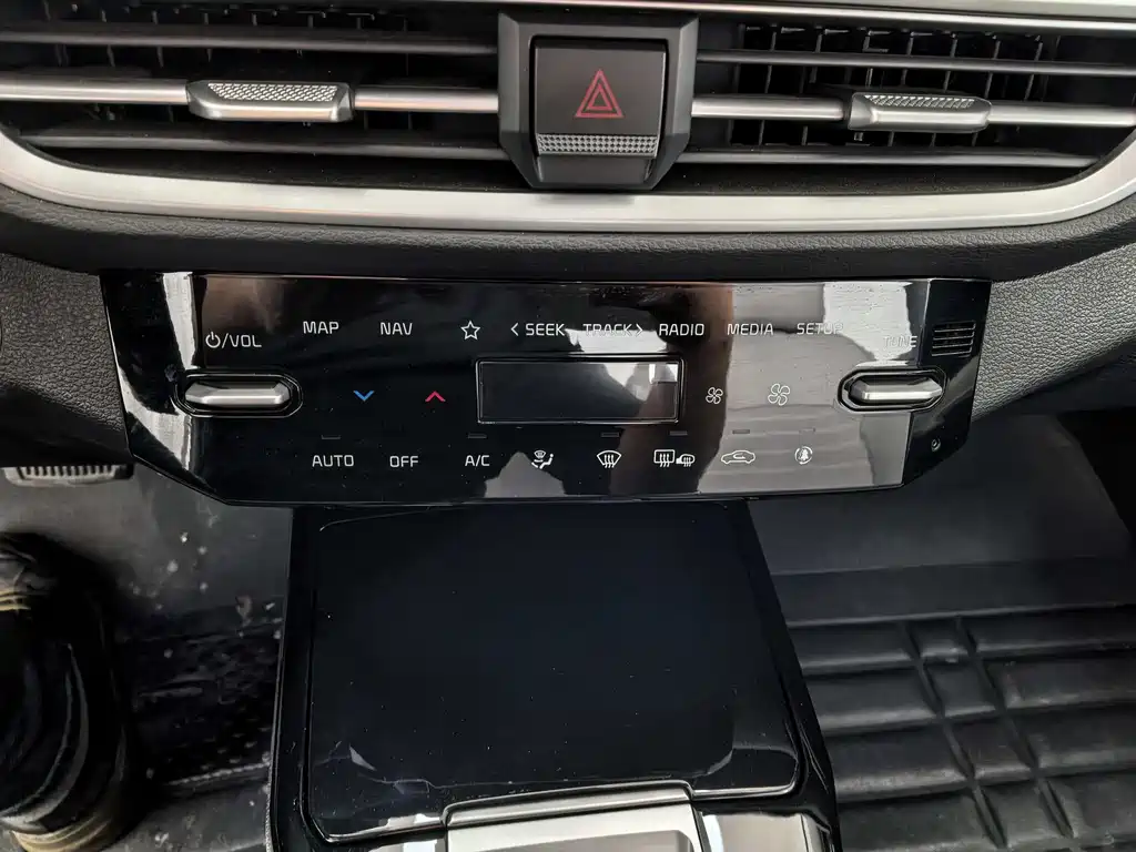 Kia KIA K3 2023 1.5L CVT Luxury Edition 2022 - thumbnail 12