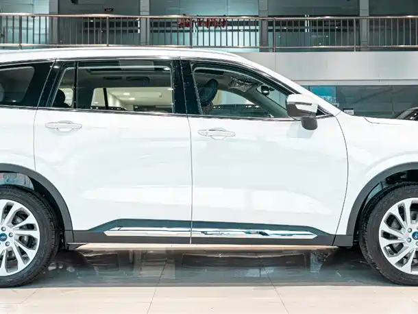 Ford Lingyu 2023 EcoBoost 225 Platinum Edition 7-seater (2/2/3) 2026 - thumbnail 4