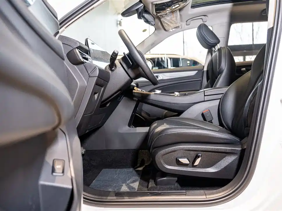 Ford Lingyu 2023 EcoBoost 225 Platinum Edition 7-seater (2/2/3) 2026 - thumbnail 7