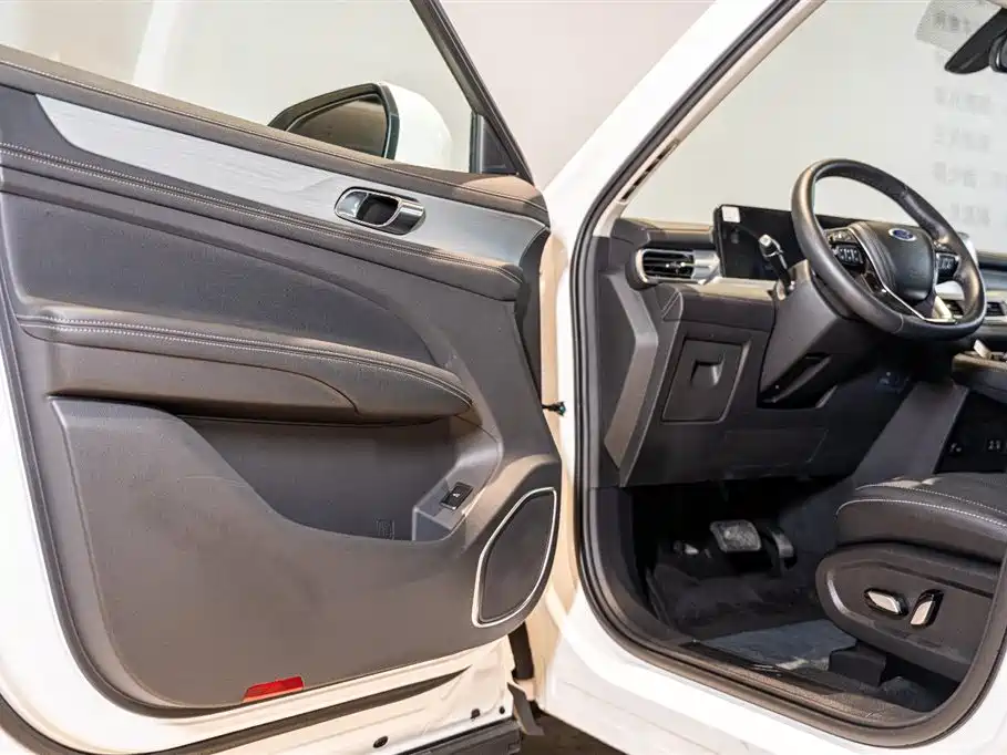 Ford Lingyu 2023 EcoBoost 225 Platinum Edition 7-seater (2/2/3) 2026 - thumbnail 8