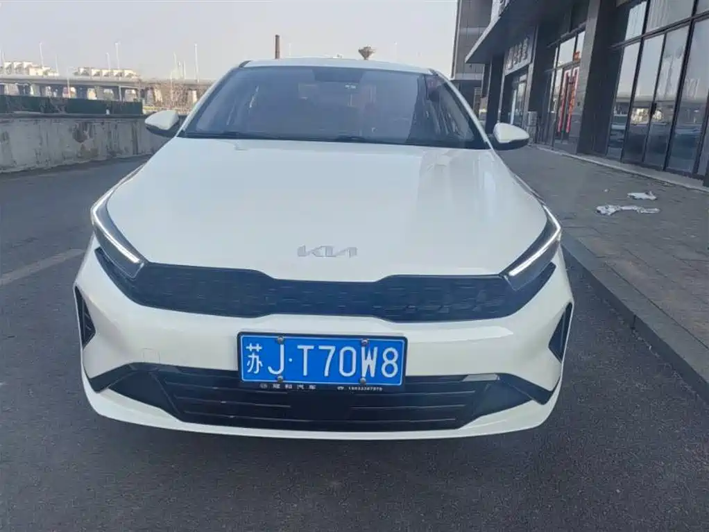 Kia KIA K3 2023 1.5L CVT Luxury 2023 - thumbnail 2