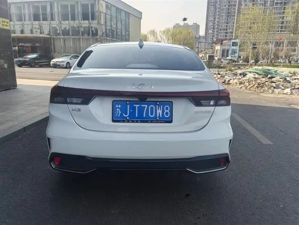 Kia KIA K3 2023 1.5L CVT Luxury 2023 - thumbnail 4