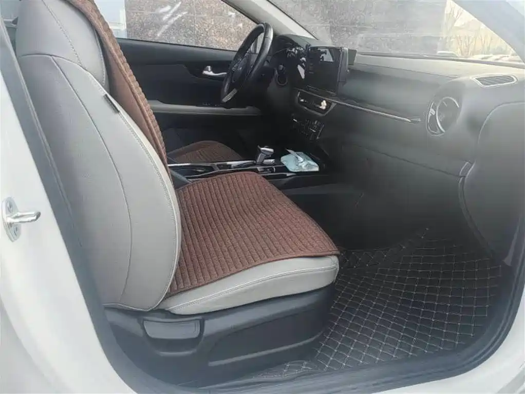 Kia KIA K3 2023 1.5L CVT Luxury 2023 - thumbnail 9