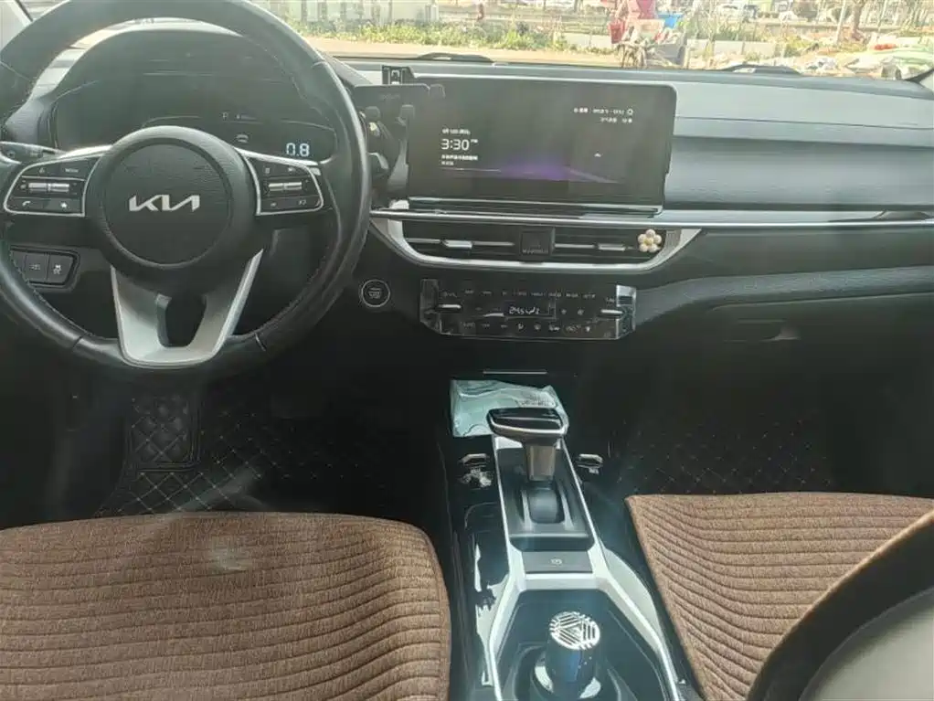 Kia KIA K3 2023 1.5L CVT Luxury 2023 - thumbnail 11