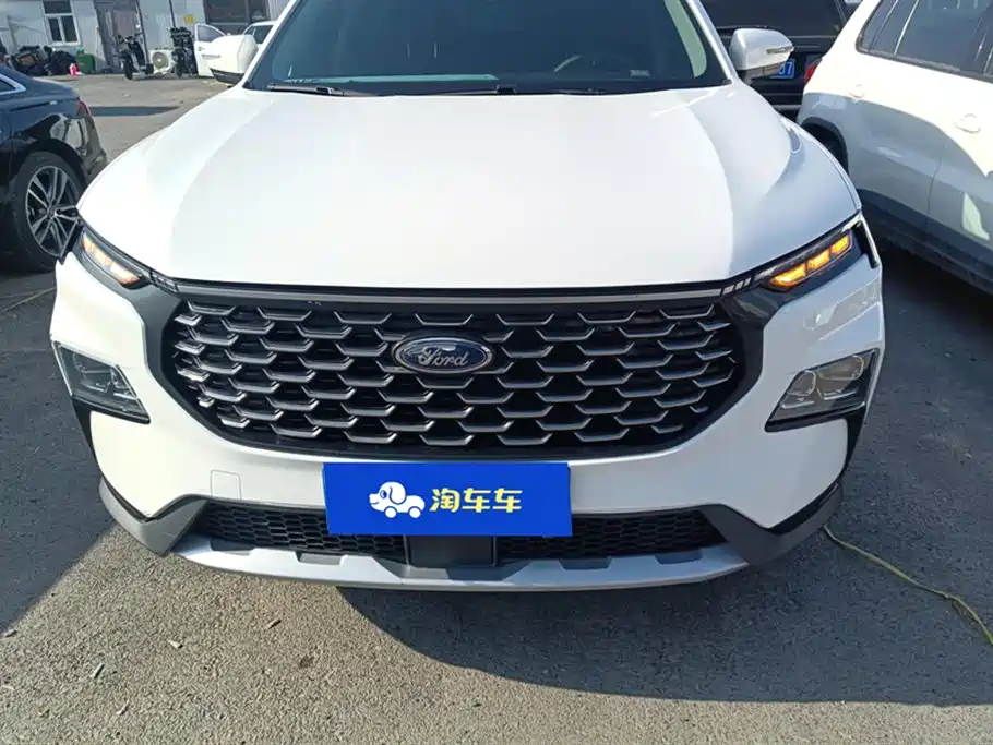 Ford Lingrui 2023 EcoBoost 170 Platinum Edition 2023 - thumbnail 2