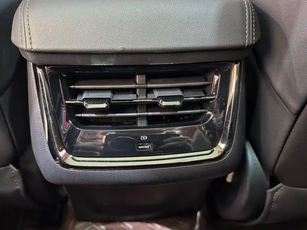Ford Lingrui 2023 EcoBoost 170 Platinum Edition 2024 - thumbnail 10