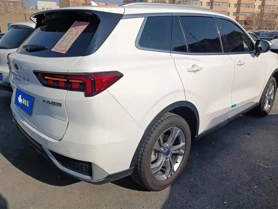 Ford Lingrui 2023 EcoBoost 170 Platinum Edition 2023 - thumbnail 3
