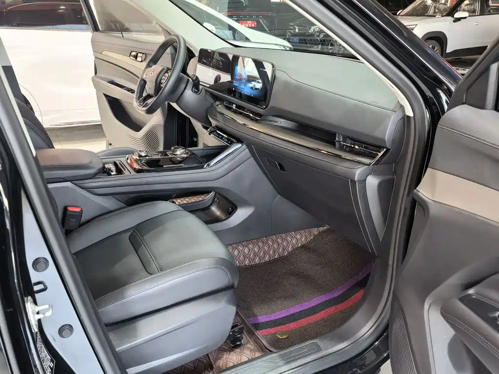 Ford Lingrui 2023 EcoBoost 170 Platinum Edition 2024 - thumbnail 11