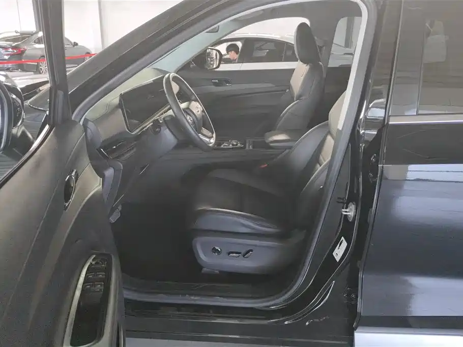 Ford Lingrui 2022 EcoBoost 170 Boiling Edition 2023 - thumbnail 9