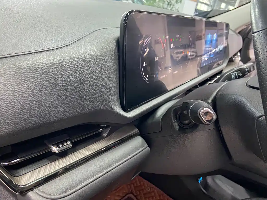 Ford Lingrui 2023 EcoBoost 170 Boiling Edition 2023 - thumbnail 15