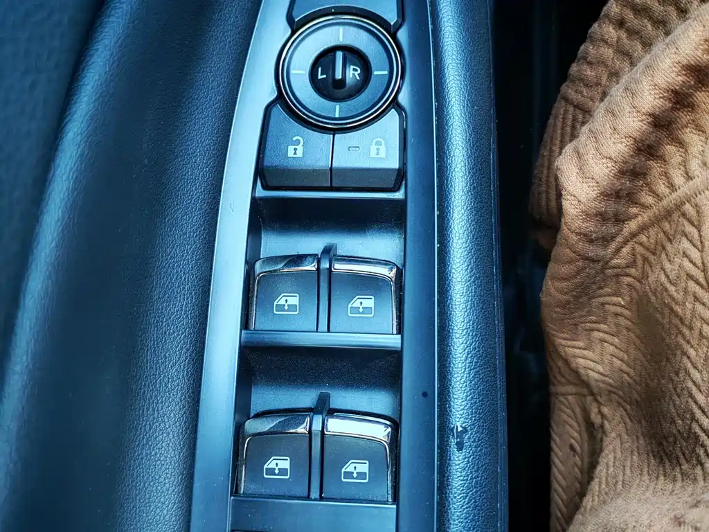 Ford Lingrui 2022 EcoBoost 170 Premium 2022 - thumbnail 9