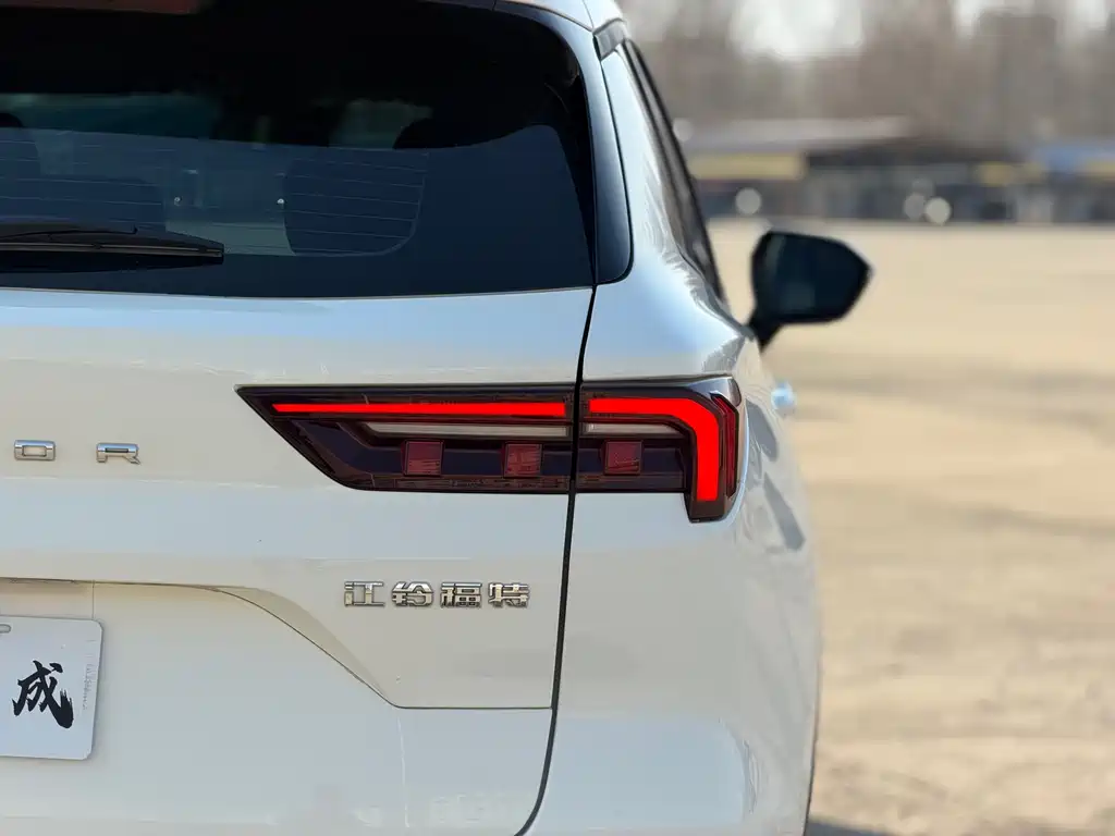 Ford Lingrui 2023 EcoBoost 170 Changling Edition 2024 - thumbnail 8