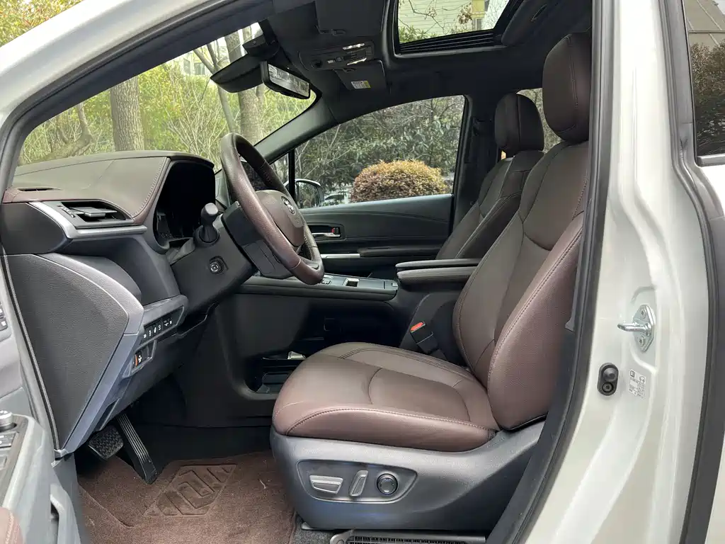Toyota Toyota Granvia 2023 2.5L Hybrid Flagship VIP Edition 2023 - thumbnail 5