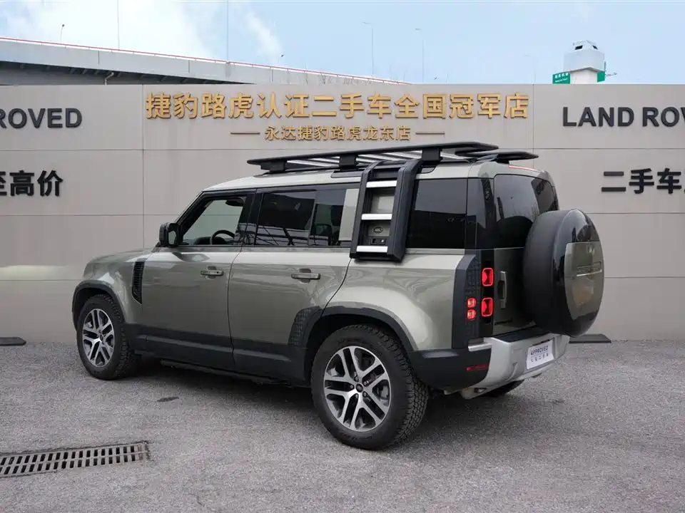 Land Rover Land Rover Defender 2024 110 3.0T P400 Dark Edition 2025 - thumbnail 4