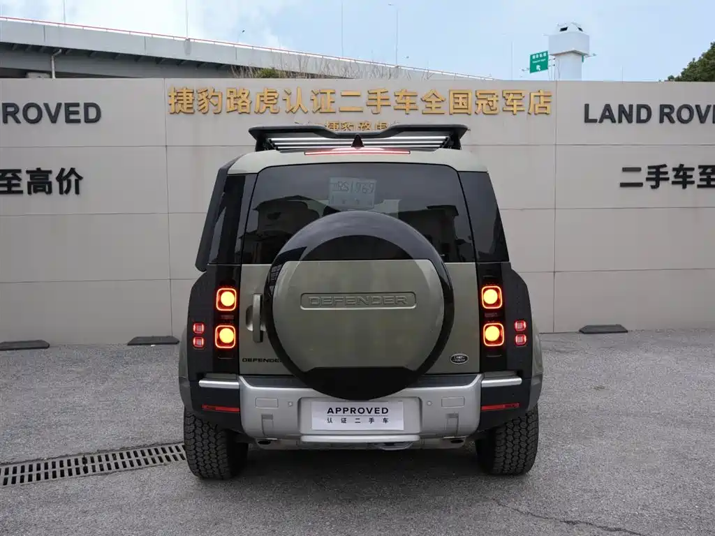 Land Rover Land Rover Defender 2024 110 3.0T P400 Dark Edition 2025 - thumbnail 5