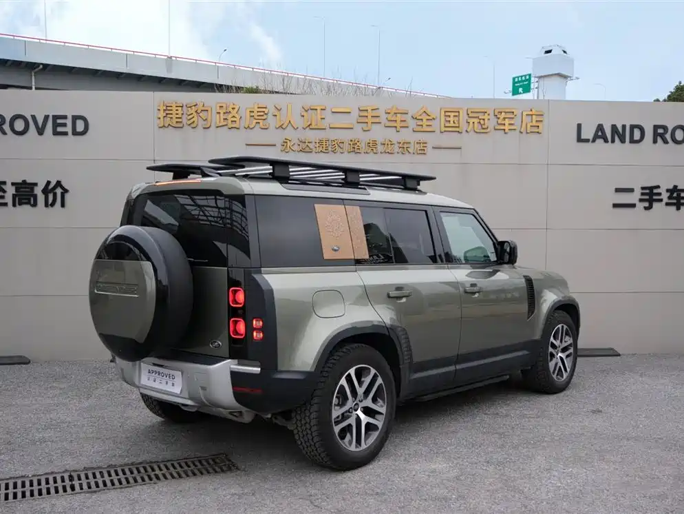 Land Rover Land Rover Defender 2024 110 3.0T P400 Dark Edition 2025 - thumbnail 6