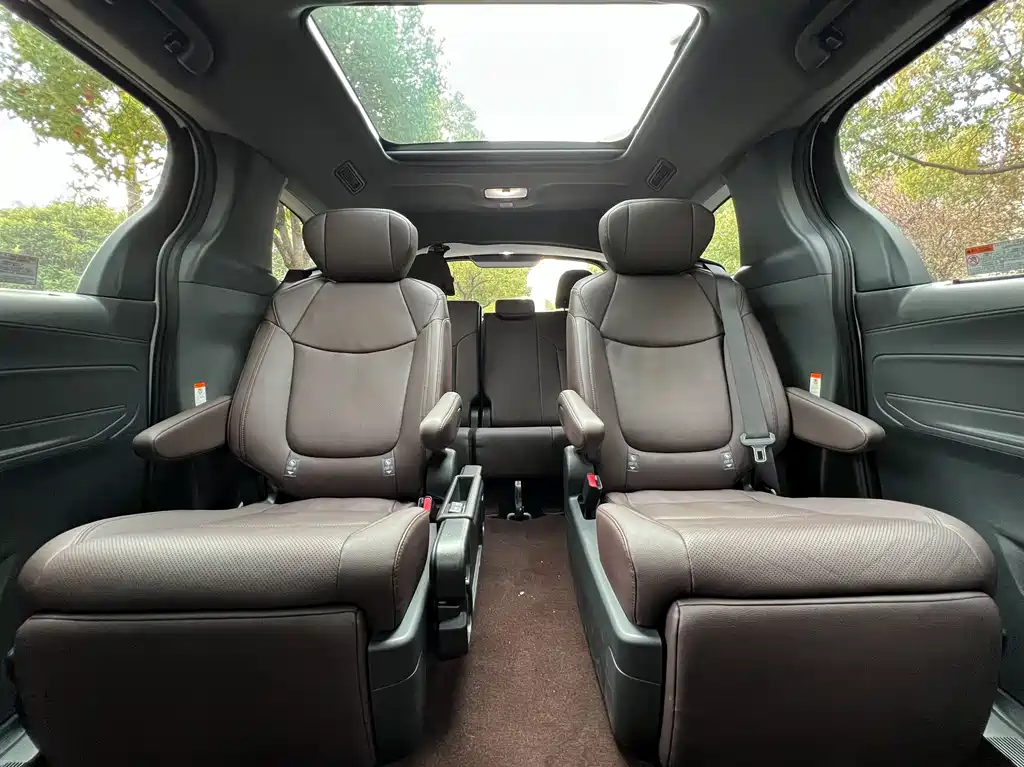 Toyota Toyota Granvia 2023 2.5L Hybrid Flagship VIP Edition 2023 - thumbnail 15