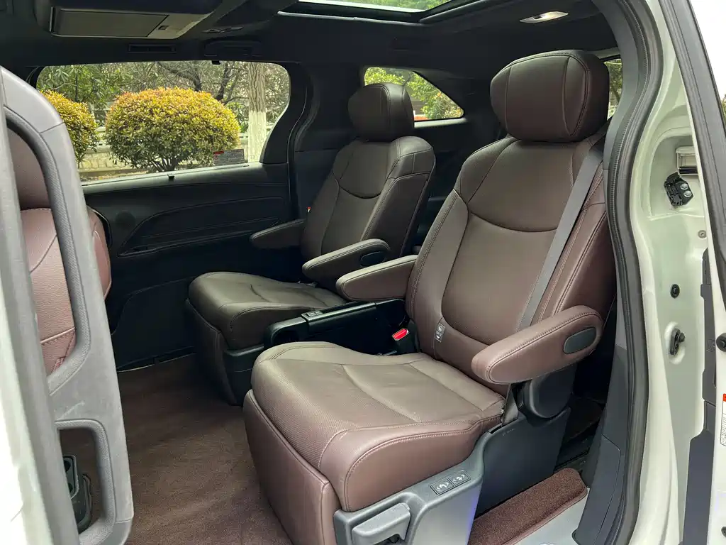 Toyota Toyota Granvia 2023 2.5L Hybrid Flagship VIP Edition 2023 - thumbnail 16