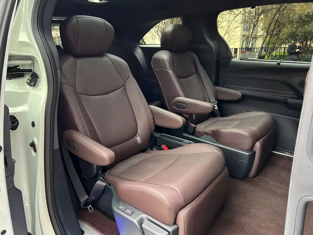 Toyota Toyota Granvia 2023 2.5L Hybrid Flagship VIP Edition 2023 - thumbnail 17