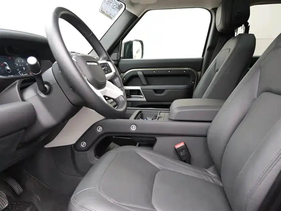 Land Rover Land Rover Defender 2024 110 3.0T P400 Dark Edition 2025 - thumbnail 10