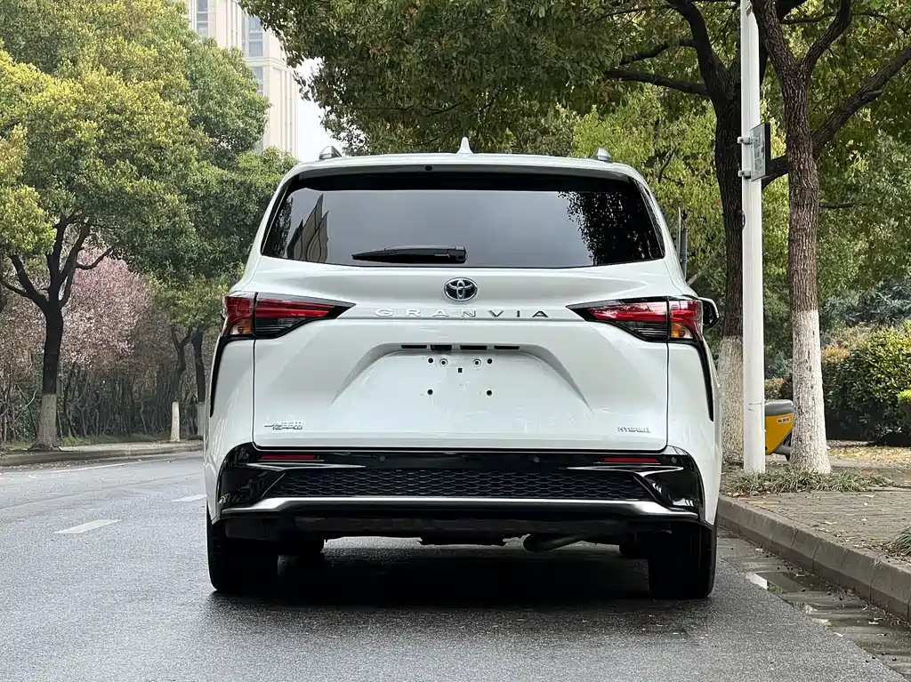 Toyota Toyota Granvia 2023 2.5L Hybrid Flagship VIP Edition 2023 - thumbnail 24