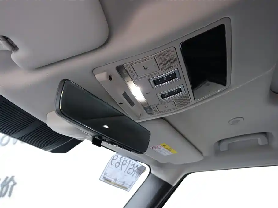 Land Rover Land Rover Defender 2024 110 3.0T P400 Dark Edition 2025 - thumbnail 21