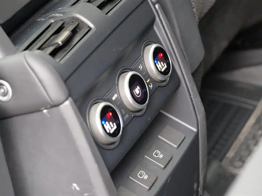 Land Rover Land Rover Defender 2024 110 3.0T P400 Dark Edition 2025 - thumbnail 22