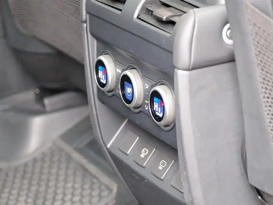 Land Rover Land Rover Defender 2024 110 3.0T P400 Dark Edition 2025 - thumbnail 27