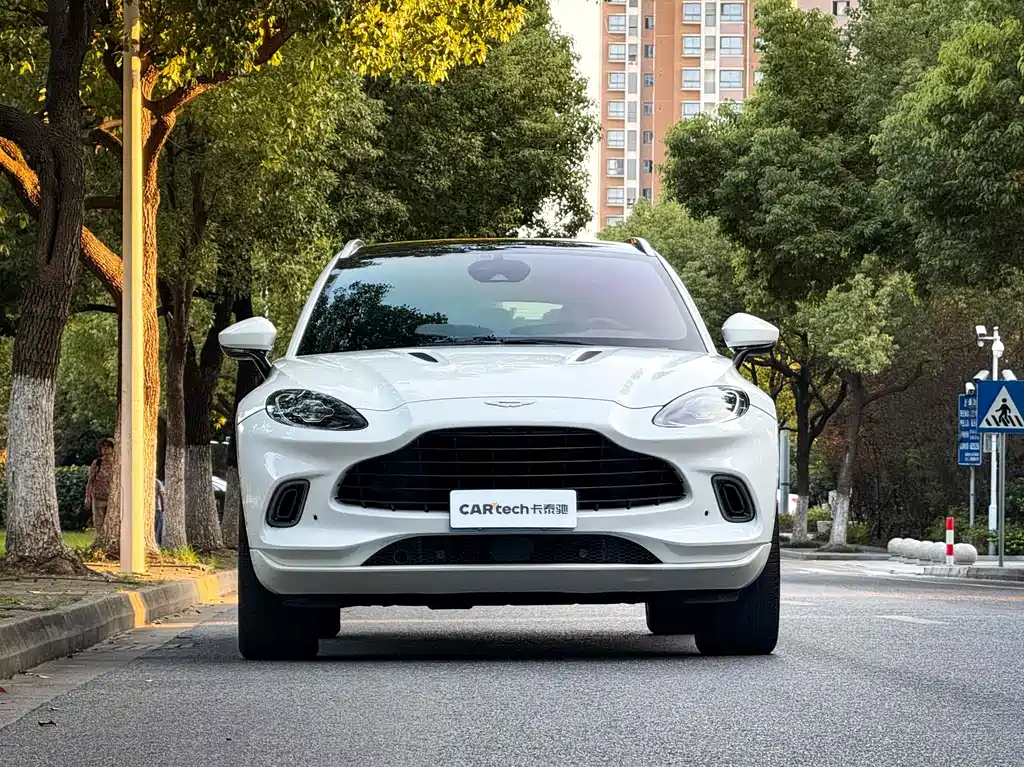 Aston Martin Aston Martin DBX 2023 3.0T Straight-Six 2022 - thumbnail 2
