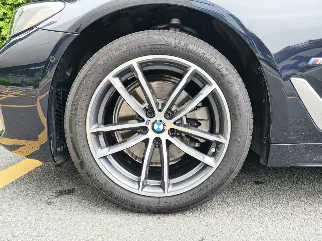 BMW BMW 5 Series 2022 525Li M Sport Package 2022 - thumbnail 7