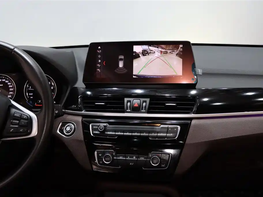 BMW BMW X1 2020 sDrive25Li Leading Edition 2020 - thumbnail 14