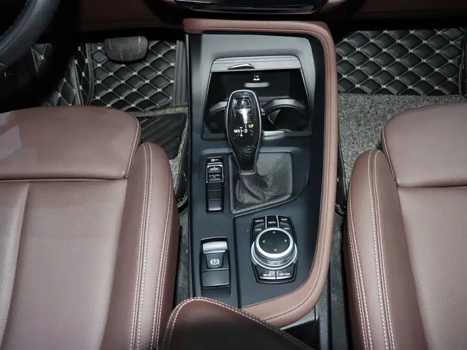 BMW BMW X1 2020 sDrive25Li Leading Edition 2020 - thumbnail 15