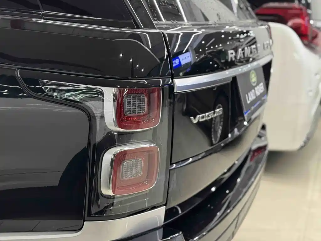 Land Rover Range Rover 2021 3.0 L6 Heritage Edition 2021 - thumbnail 8