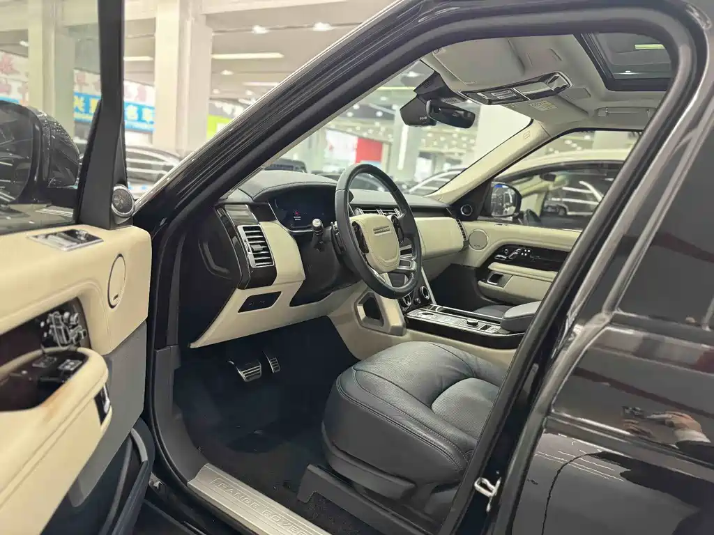 Land Rover Range Rover 2021 3.0 L6 Heritage Edition 2021 - thumbnail 9