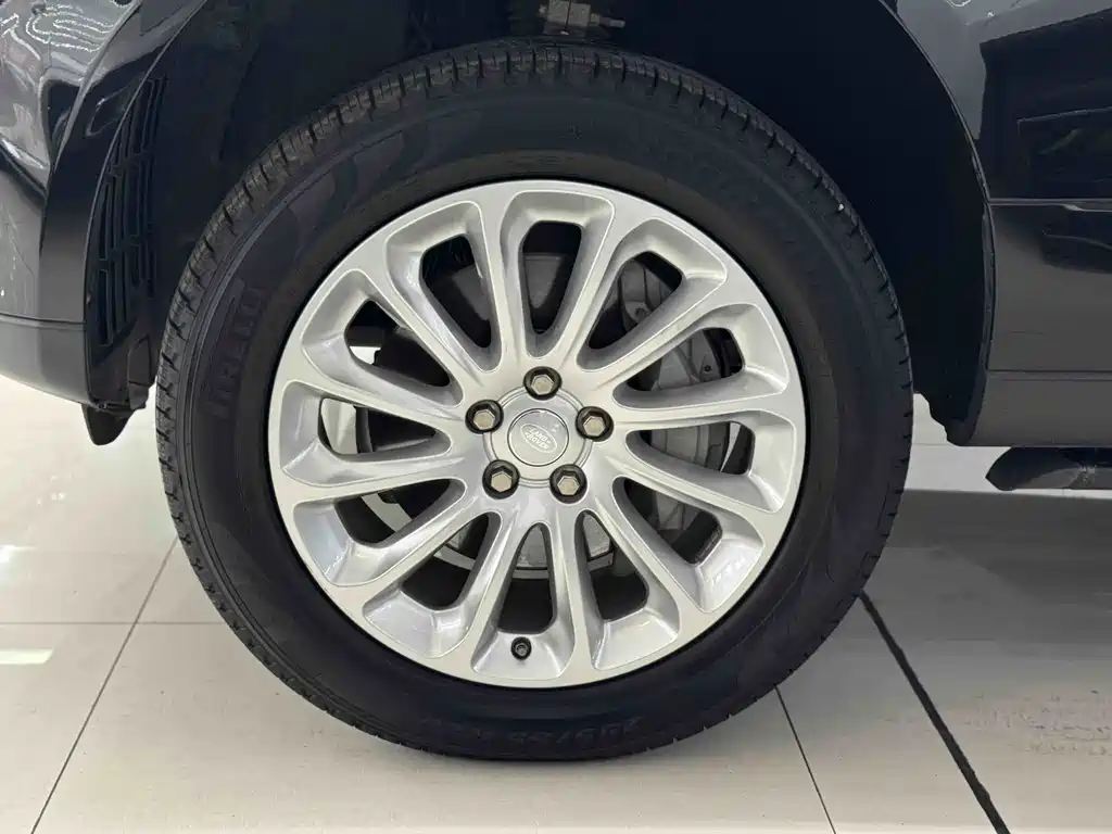 Land Rover Range Rover 2021 3.0 L6 Heritage Edition 2021 - thumbnail 18