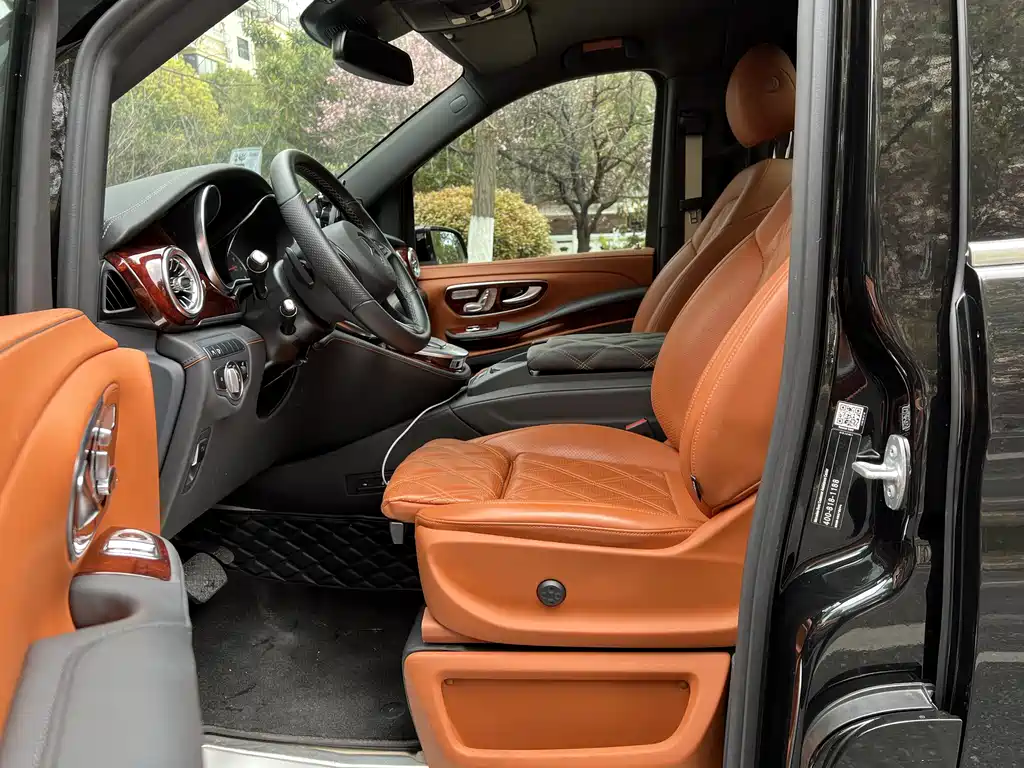 Mercedes-Benz Mercedes-Benz V-Class 2022 V 260 L Long Wheelbase Luxury Edition 2024 - thumbnail 5