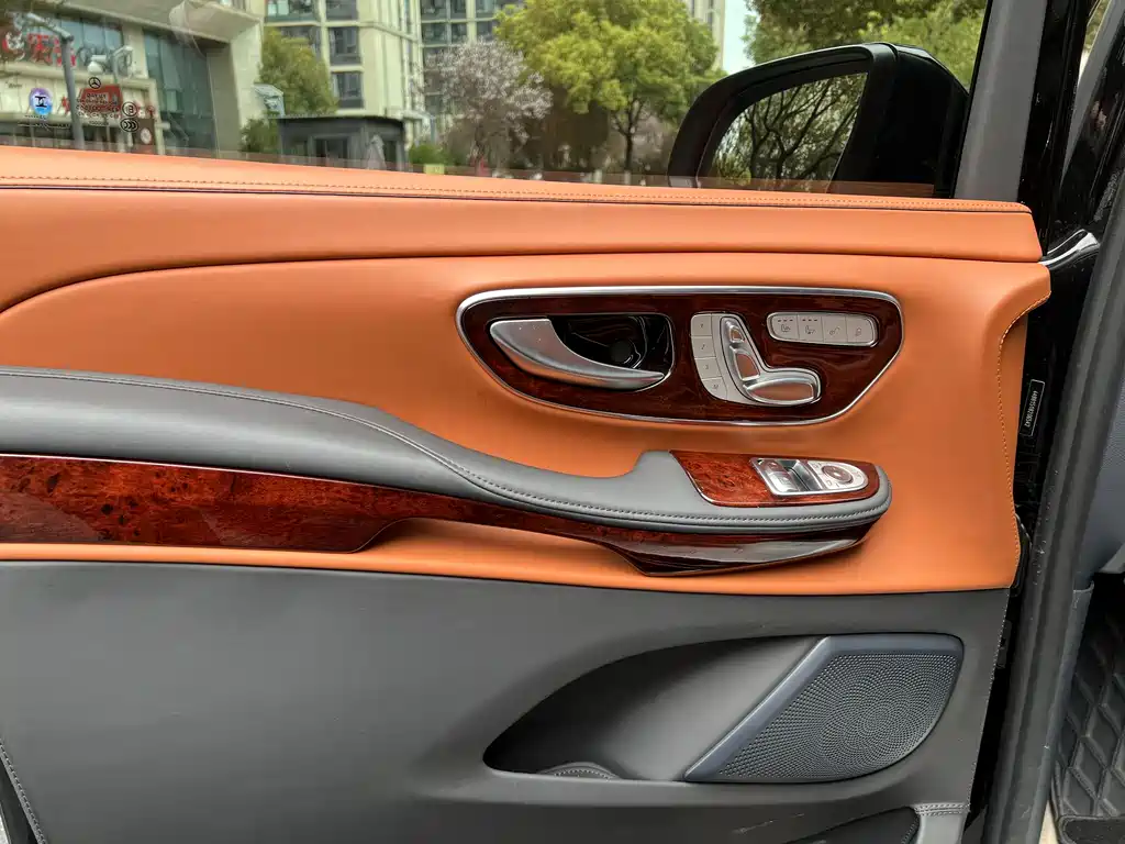 Mercedes-Benz Mercedes-Benz V-Class 2022 V 260 L Long Wheelbase Luxury Edition 2024 - thumbnail 7