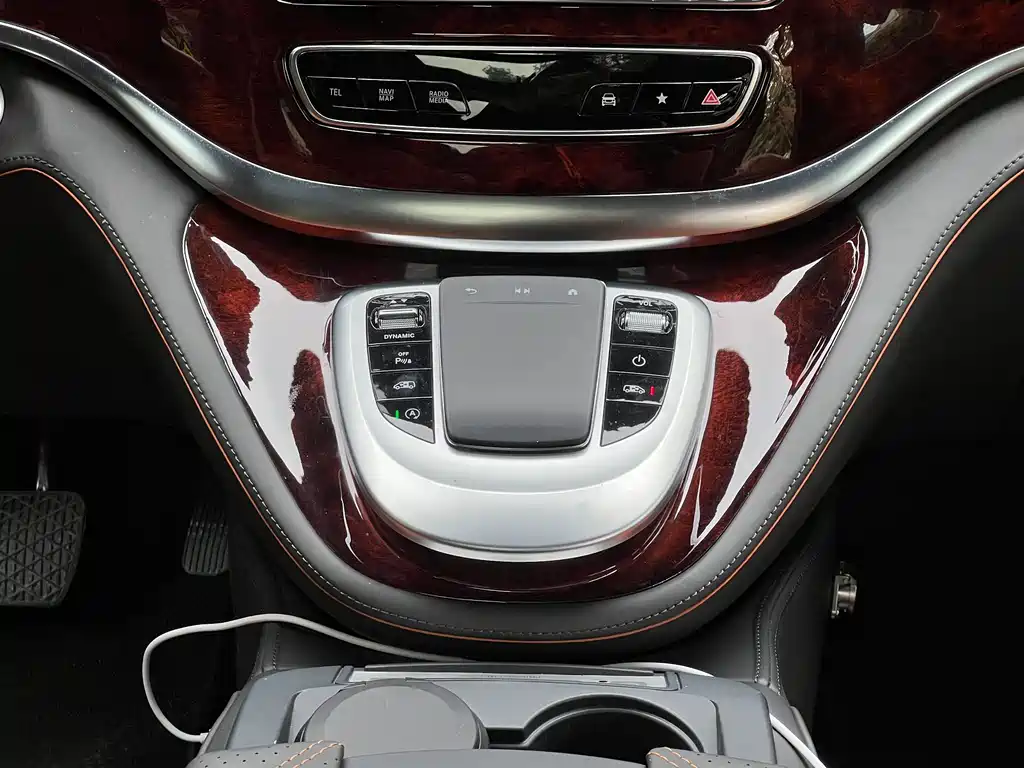 Mercedes-Benz Mercedes-Benz V-Class 2022 V 260 L Long Wheelbase Luxury Edition 2024 - thumbnail 13