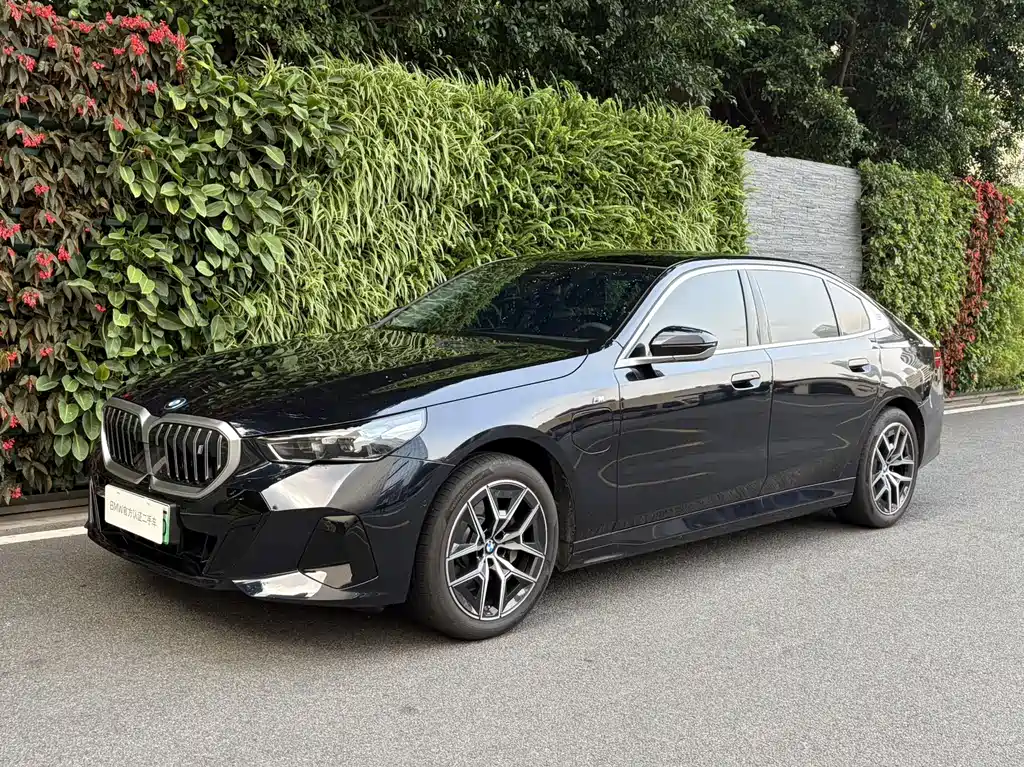 BMW BMW i5 2025 eDrive 35L M Sport Package 2026
