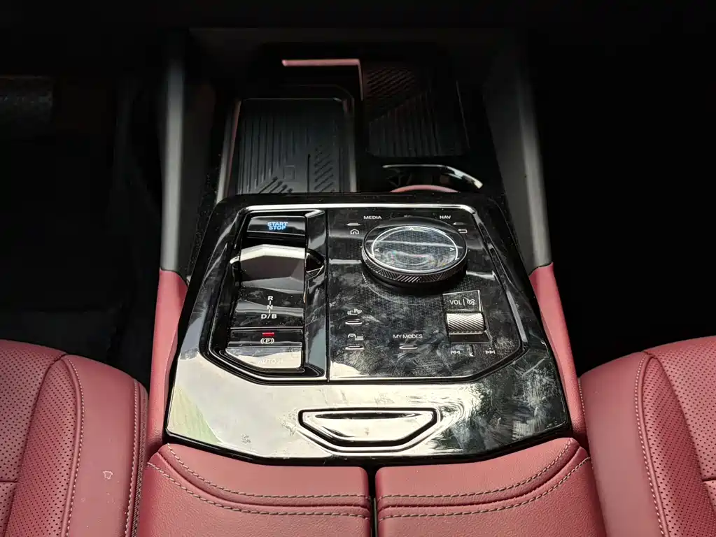 BMW BMW i5 2025 eDrive 35L M Sport Package 2026 - thumbnail 15