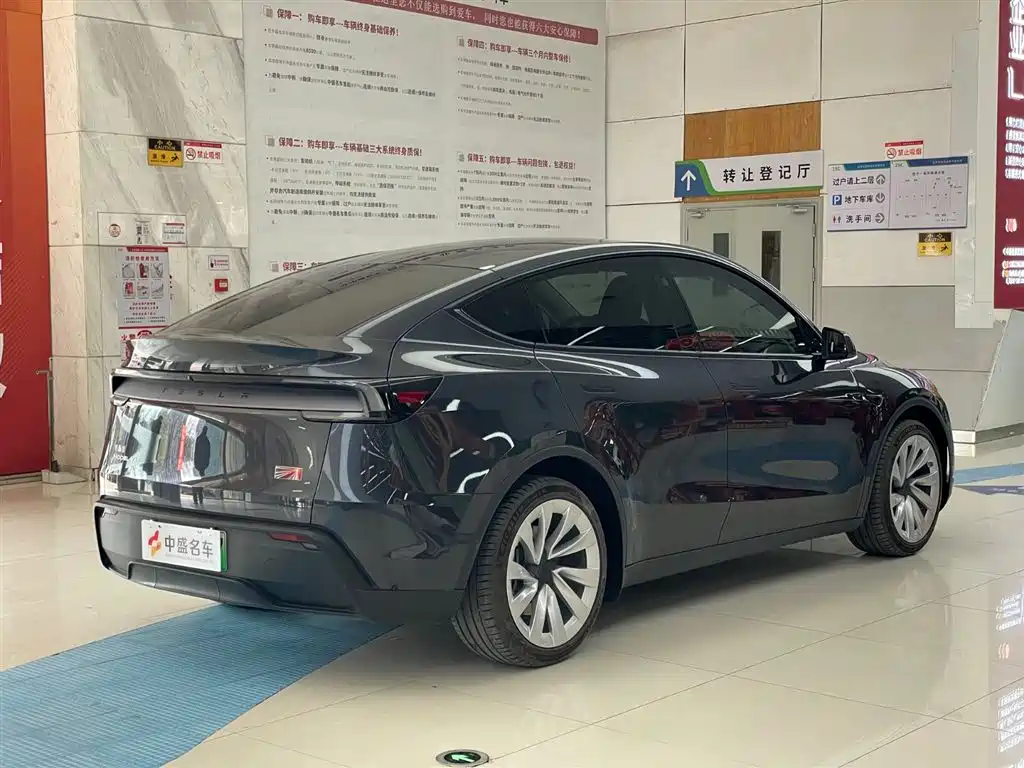 Tesla Model Y 2025 Long Range AWD First Edition 2025 - thumbnail 7