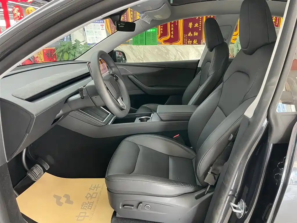 Tesla Model Y 2025 Long Range AWD First Edition 2025 - thumbnail 11