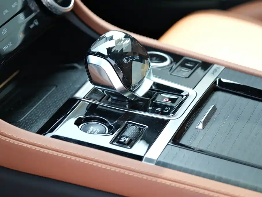 Jaguar Jaguar XFL 2024 2.0T P300 AWD Flagship Sport Gold Edition 2024 - thumbnail 14