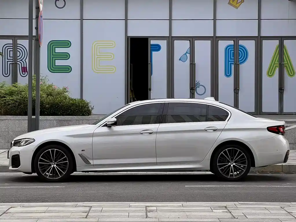 BMW BMW 5 Series 2021 530Li Leading Model M Sport Package 2021 - thumbnail 3