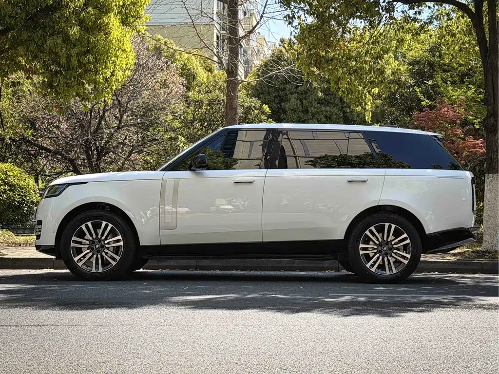 Land Rover Range Rover 2023 3.0 L6 400PS Autobiography Long Wheelbase 2023 - thumbnail 4