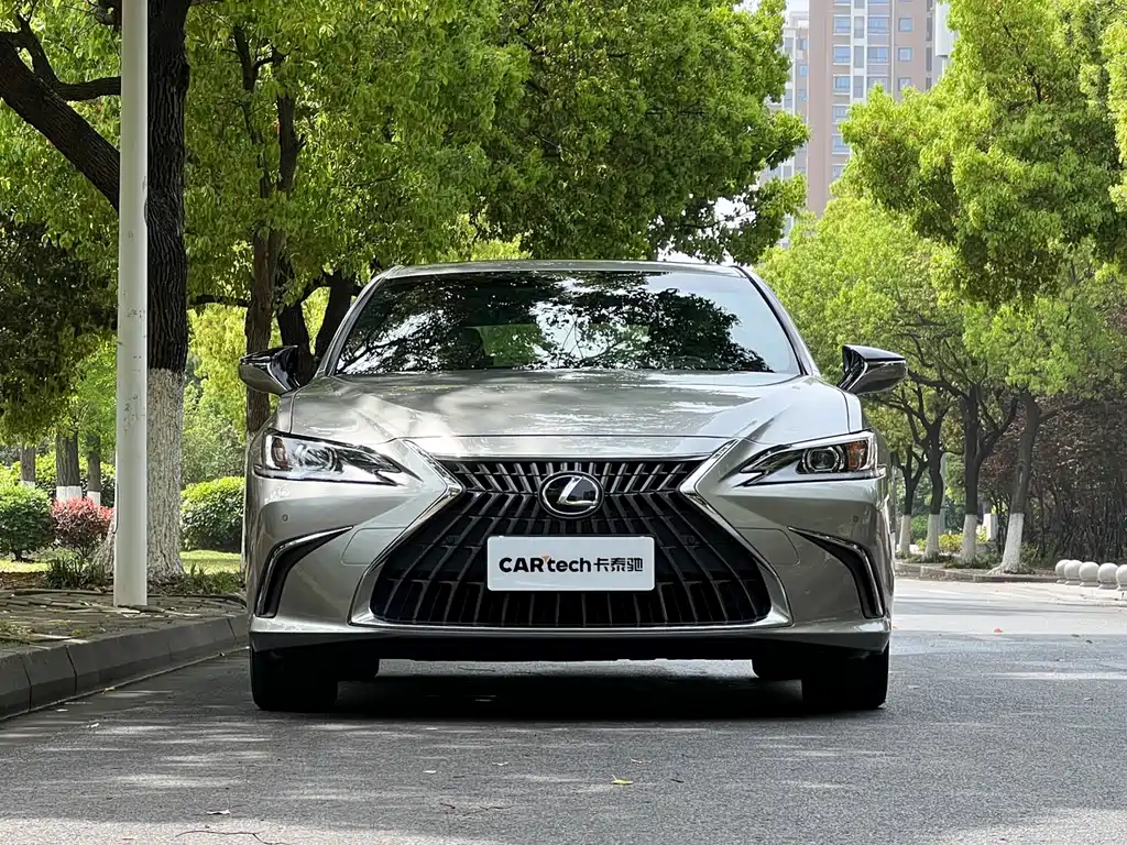 Lexus Lexus ES 2023 200 Excellent Edition 2024 - thumbnail 2