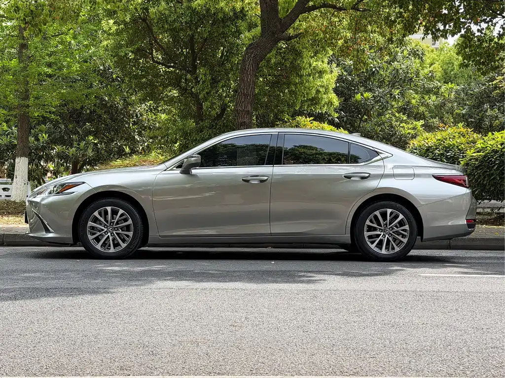Lexus Lexus ES 2023 200 Excellent Edition 2024 - thumbnail 7