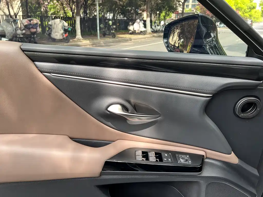 Lexus Lexus ES 2023 200 Excellent Edition 2024 - thumbnail 14